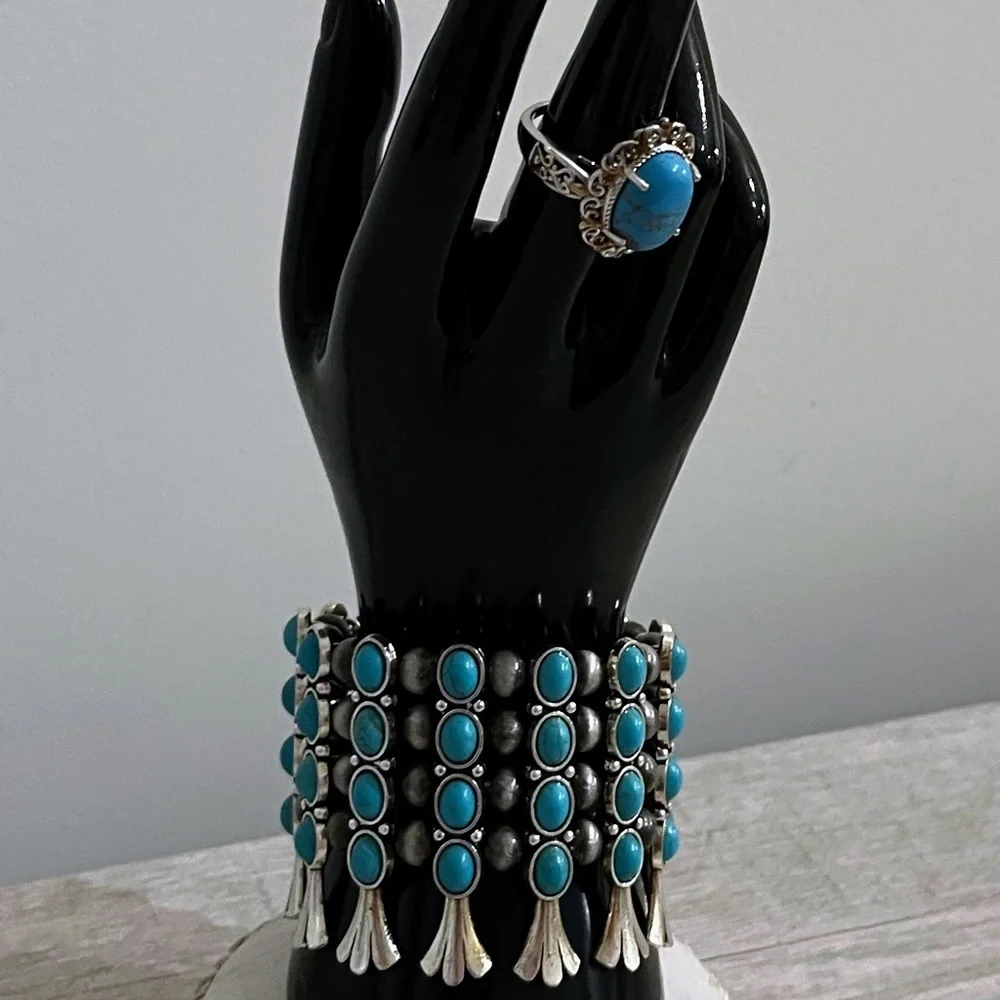 Elegant Silver and Turquoise Bracelet and Ring set - Picture 1 of 4